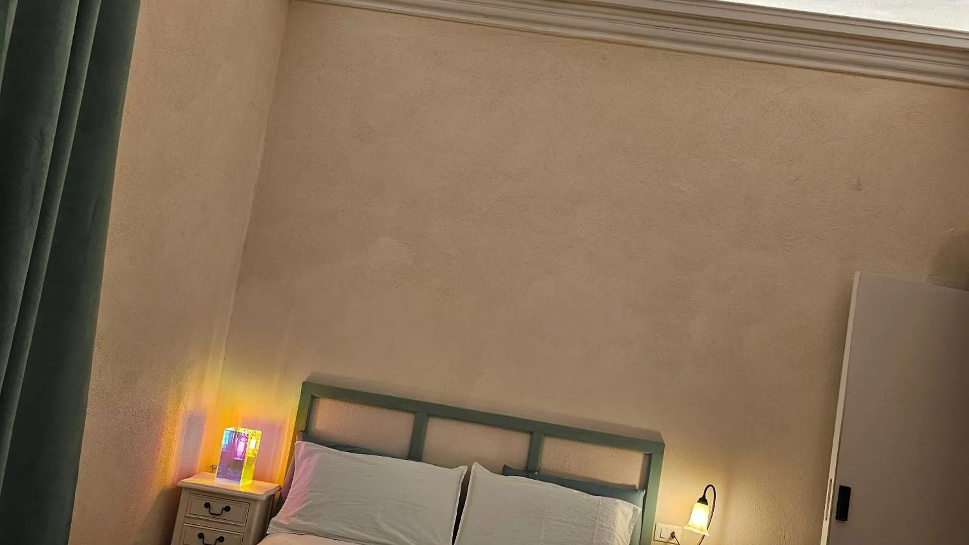 Blu Oltremare Camere Bijoux 瓦拉泽 0*,  意大利